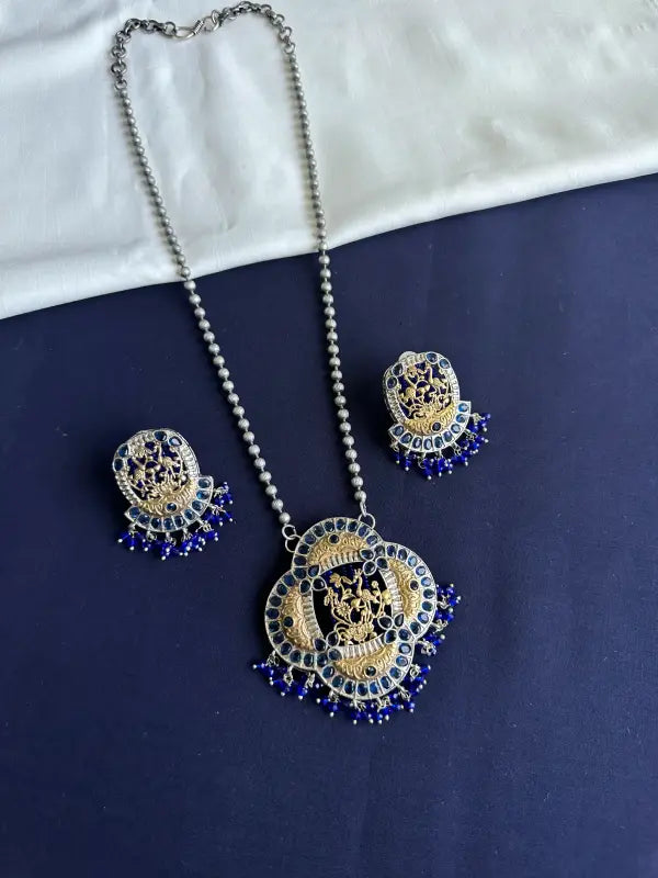 Handcrafted Dual Tone Puwai Pendant – Bead, Brass & Semi-Precious Stone-Short Necklace Sets