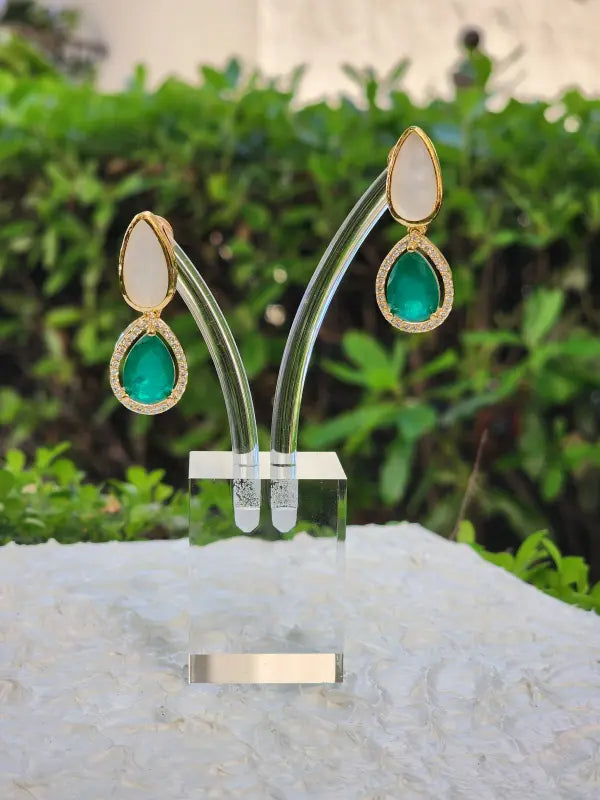 Handcrafted Jewelry with Glass Stone, Copper Alloy, Mother of Pearls & Cubic Zirconia - Necklace Set
