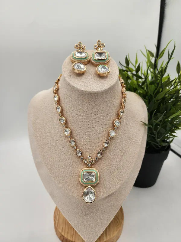 Handcrafted Kundan Jewelry with Glass Stone, Copper Alloy & Bead - Necklace Set