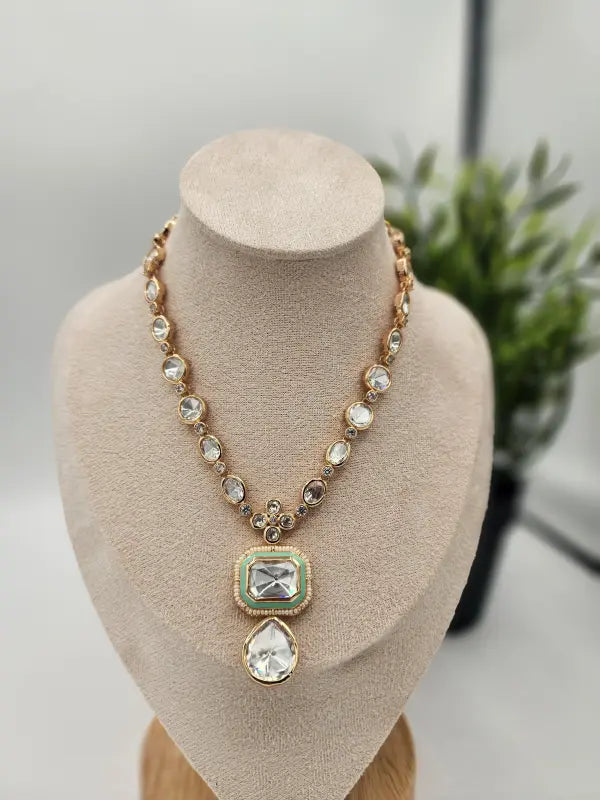 Handcrafted Kundan Jewelry with Glass Stone, Copper Alloy & Bead - Necklace Set