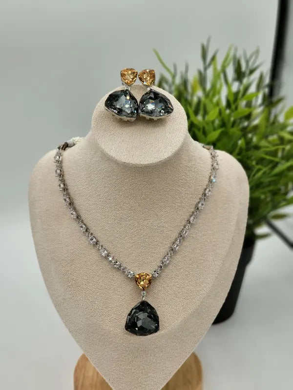 Handcrafted Beadwork Jewelry with Copper Alloy & Cubic Zirconia - Necklace Set