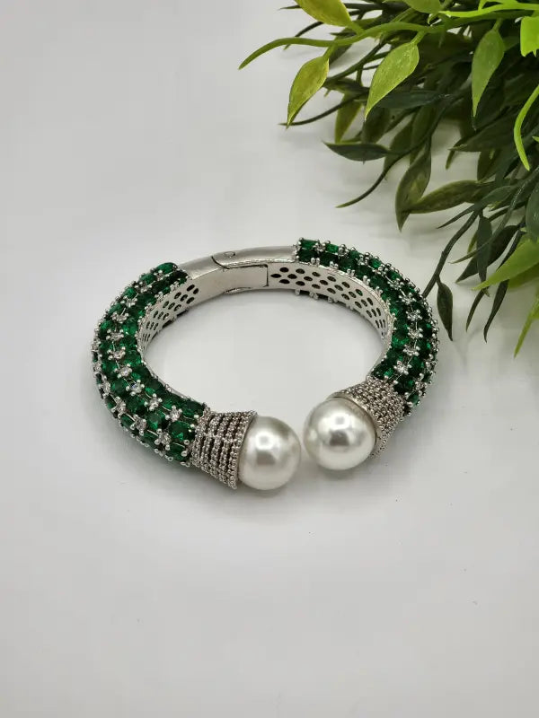 Handcrafted Green Jewelry with Glass Stone and Cubic Zirconia – Shiny Silver-Tone Elegance - Bracelet