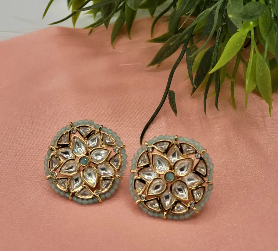 Handcrafted Kundan Jewelry with Mint Beadwork in Golden Tone - Earrings